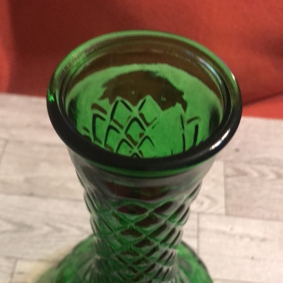 Vintage Hoosier green Glass bud vase - Picture 4 of 6
